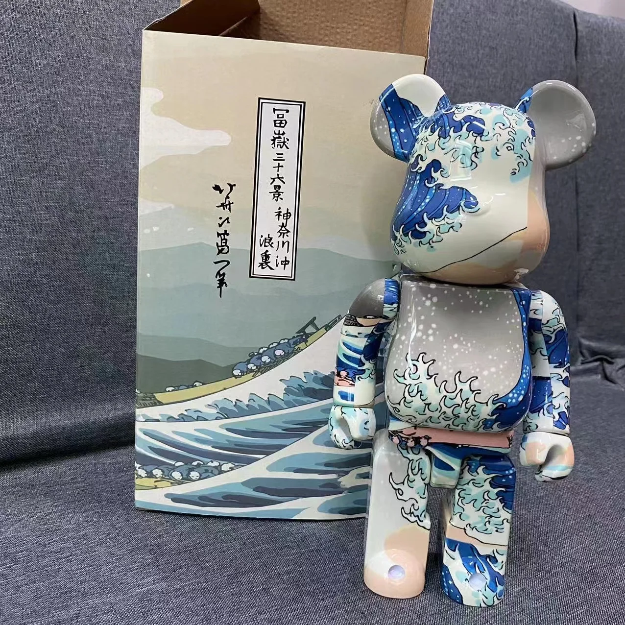 

Bearbrick статуэтка 28 см 400% Medicom