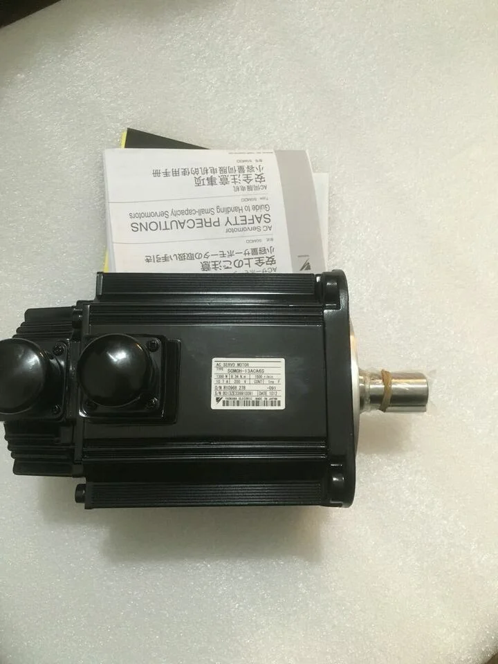 Yaskawa SGMGH-13ACA6S серводвигатель Новый в коробке гарантия 1 год