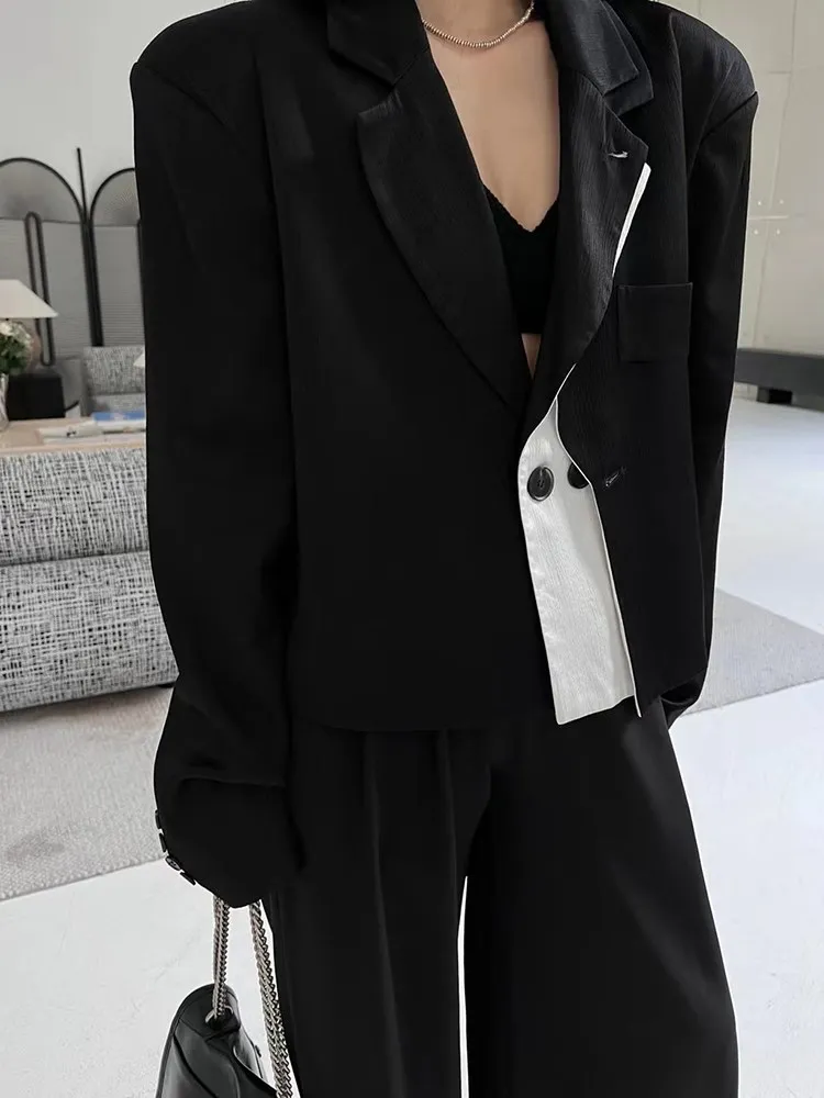 Рисунок 2 - Женский блейзер с отложным воротником BPN