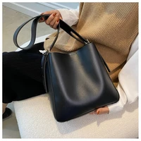 2021 new all match autumn and winter large capacity broadband messenger bag high quality bucket bag texture large bag female bag