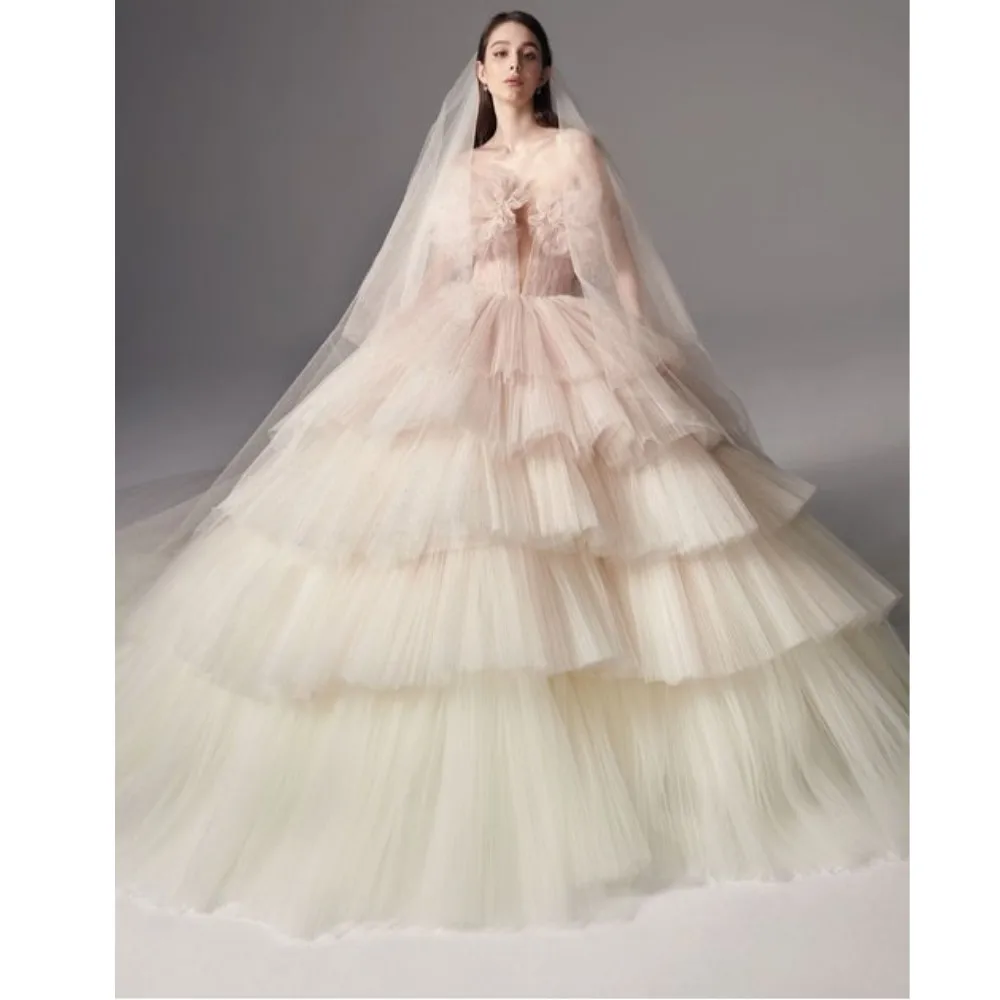 Романтические румяно-розовые и белые свадебные платья из тюля пышные