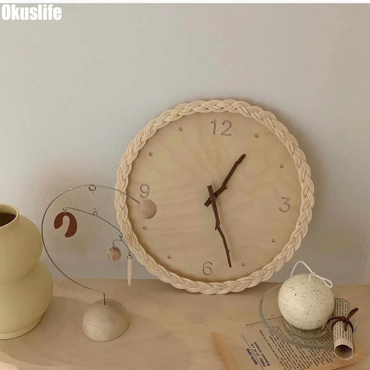 

INS Japanese Style Rattan Wall Clock Round Digital Wood Mute Silent Clock Homestay Hanging Ornament Figurines Bedroom Home Decor