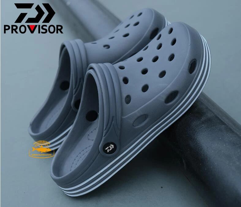 

Daiwa New Men's Clogs Summer Fishing Shoes Men Slippers Breathable Non-slip Mules Male Garden Shoes Casual Beach Sandals