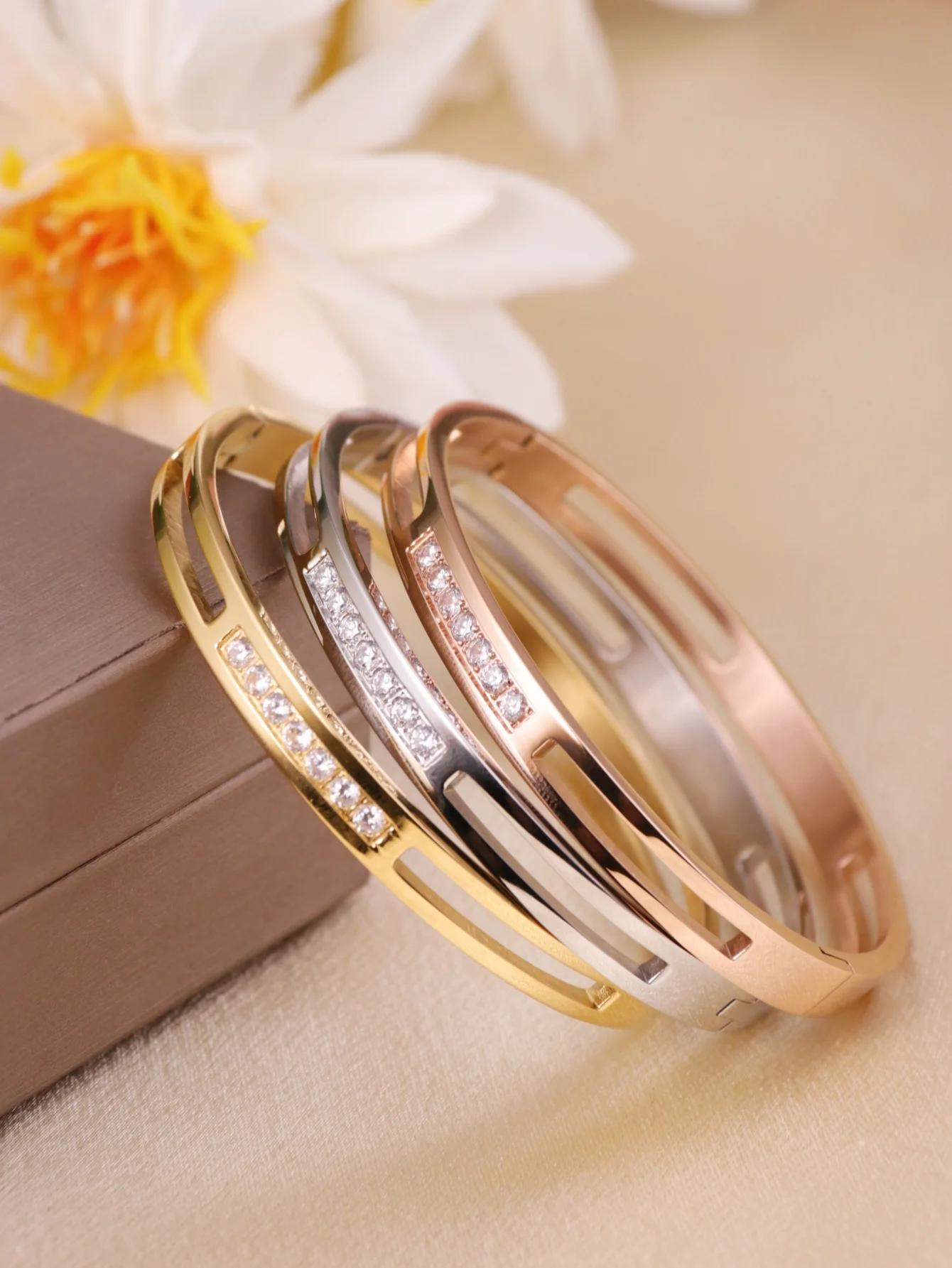 Модный браслет из нержавеющей стали