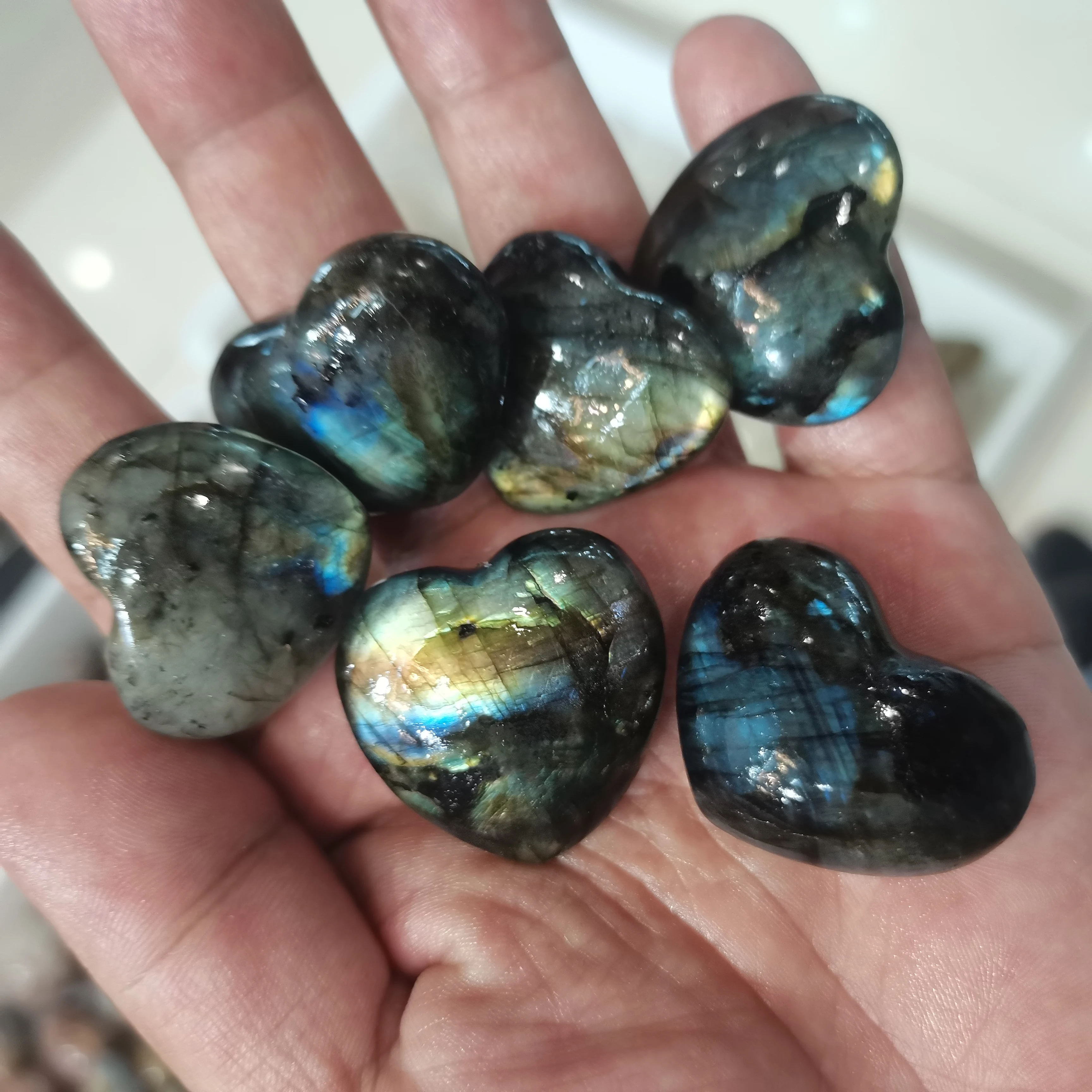 

1kg Natural Heart Shaped Crystal Stone labrador feldspar Crystal Carved Palm Love Labradorite Healing Gemstones