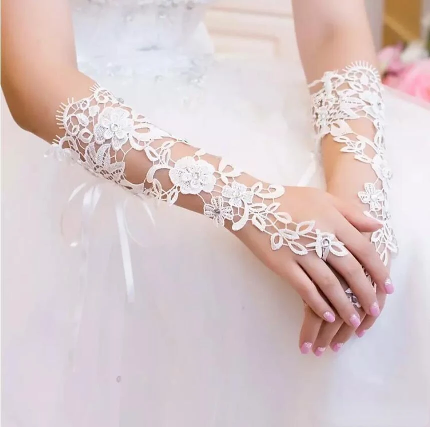 

Lace Appliques Beads Bridal Gloves Ivory Long Elbow Length Fingerless Elegant Wedding Gloves Crystals Wedding Accessories