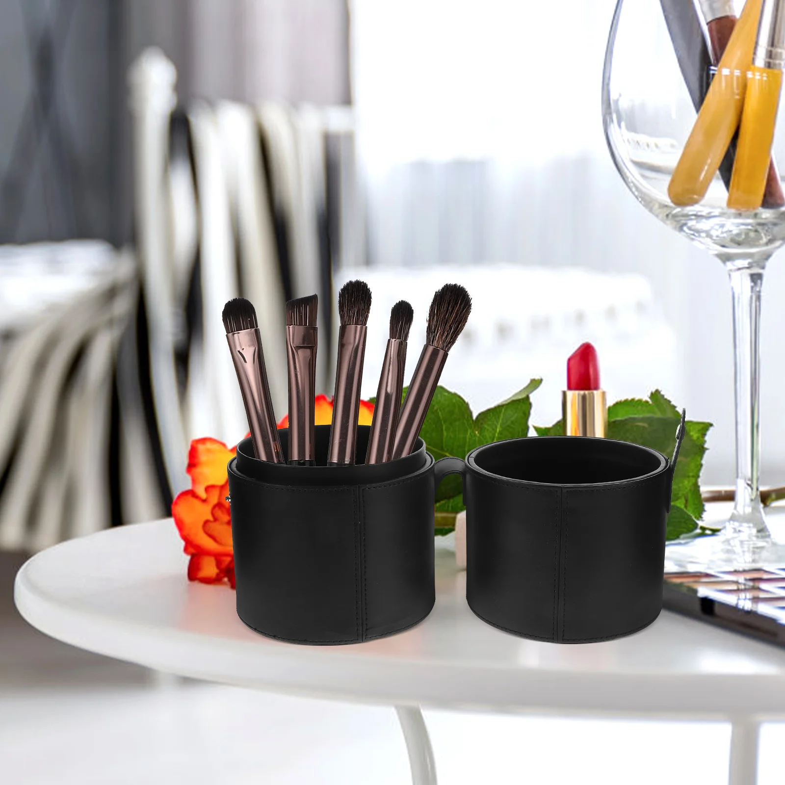 Портативный косметический цилиндр для хранения кистей макияжа (черный корпус)