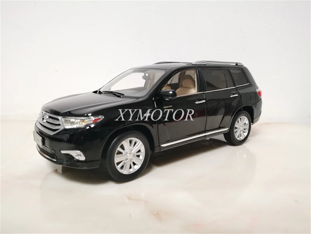 

1/18 For Toyota Highlander 2012 SUV Metal Diecast Model Car Toys Gifts Hobby Black/White Collection Ornaments