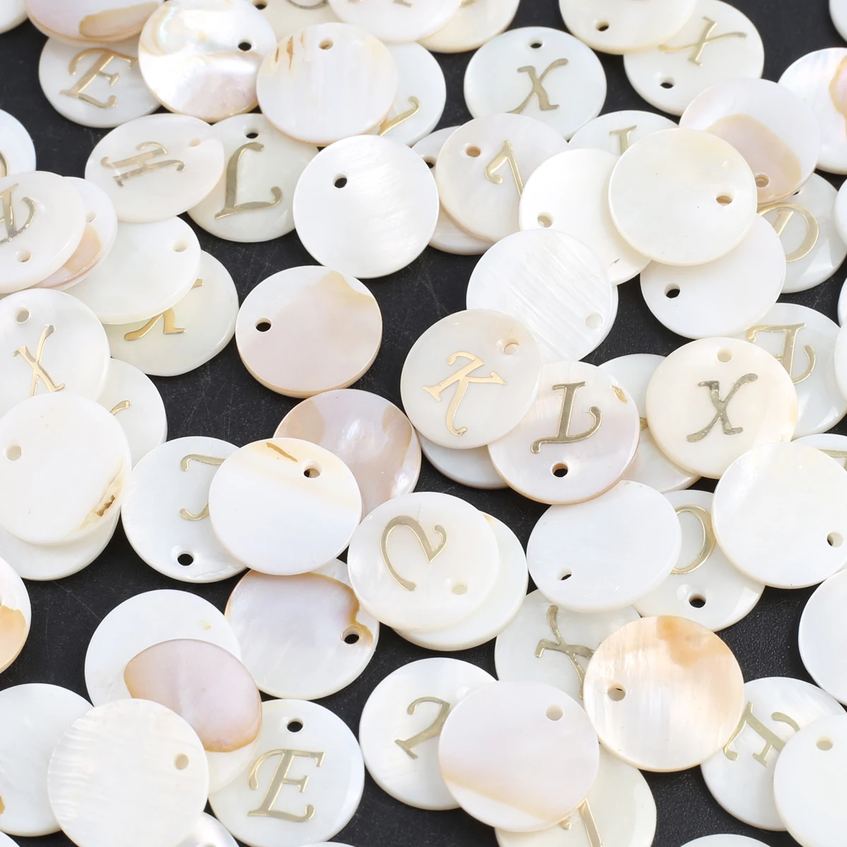 

50 Pcs Round Shape Natural Shell Loose Beads Accessories Letter Pattern for Jewelry Making Necklace Decoration Gift