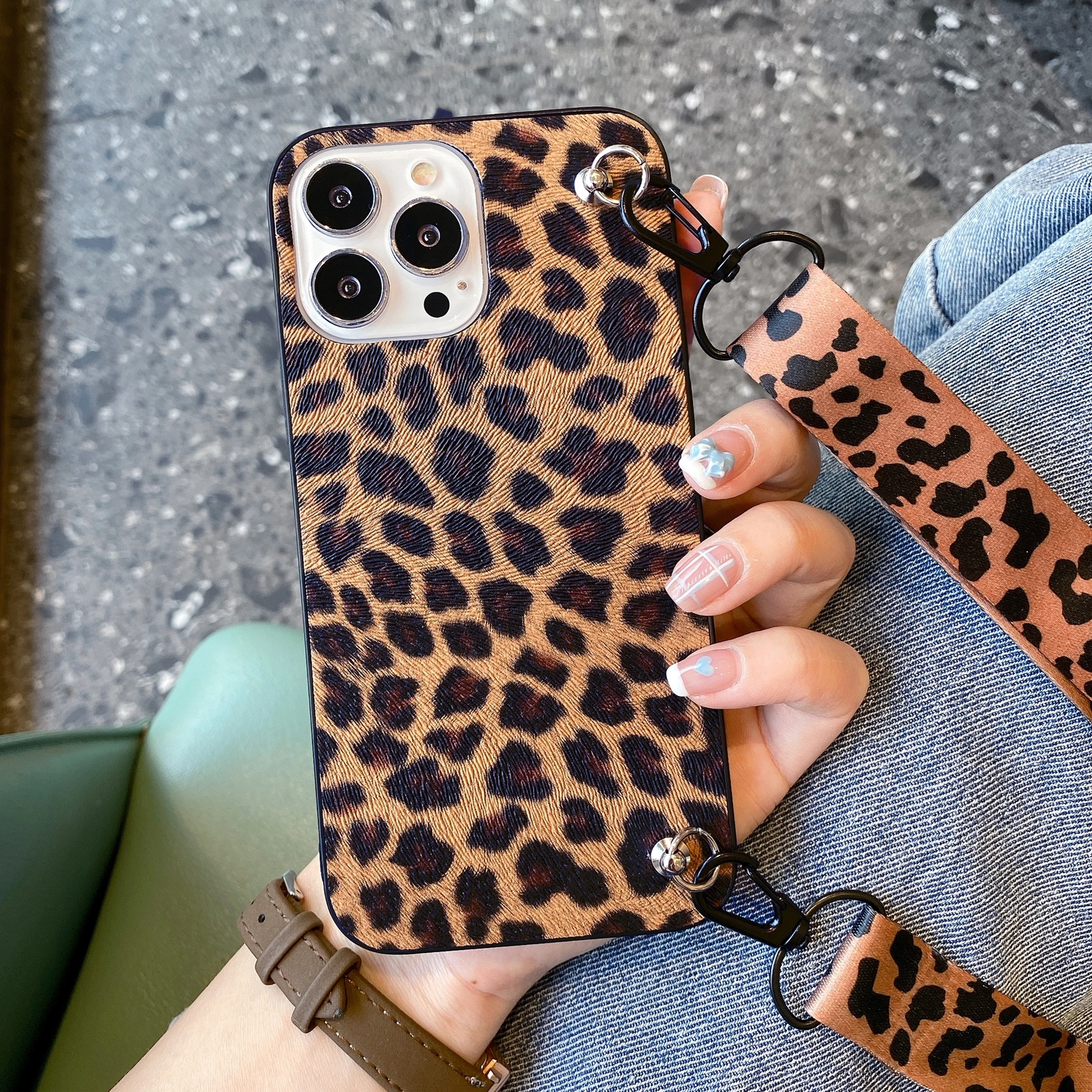 

Funda de silicona con cordón para iPhone, Correa y carcasa con estampado de leopardo, a la moda, para iPhone 11, 12Pro Max, XS,