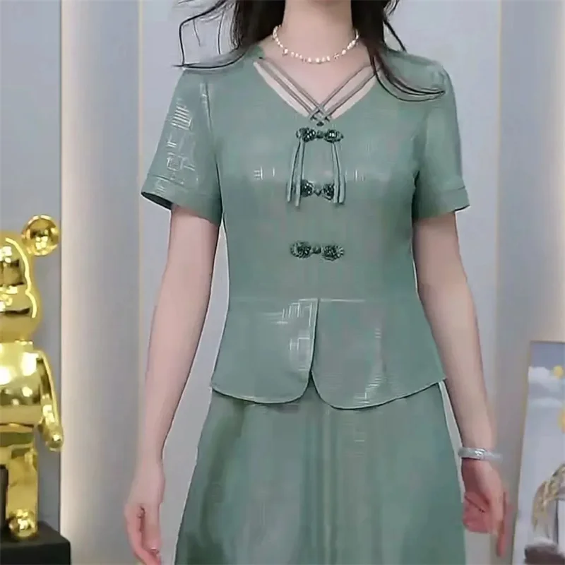 Женское шелковое платье в китайском стиле элегантное с V-образным вырезом