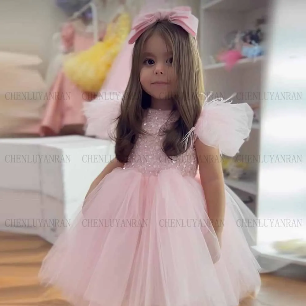 

Sequin Puffy Flower Girl Dress O-neck Tulle Girl Princess Wedding Party Dress A-line Bow Feather Short First Communion Gown