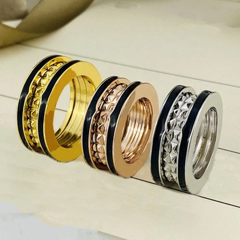 

Женское кольцо из серебра 925 пробы, с заклепками