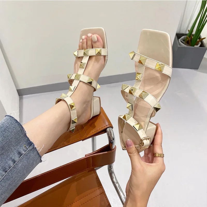 

Женская обувь, красивые летние новые модные сандалии с заклепками на массивном каблуке, женская обувь, женские сандалии