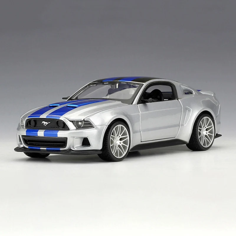 

1:24 Scale Ford Mustang Street Racer Alloy Sport Car Model Diecast Toy Collection Metal Vehicle Collectible Ornaments