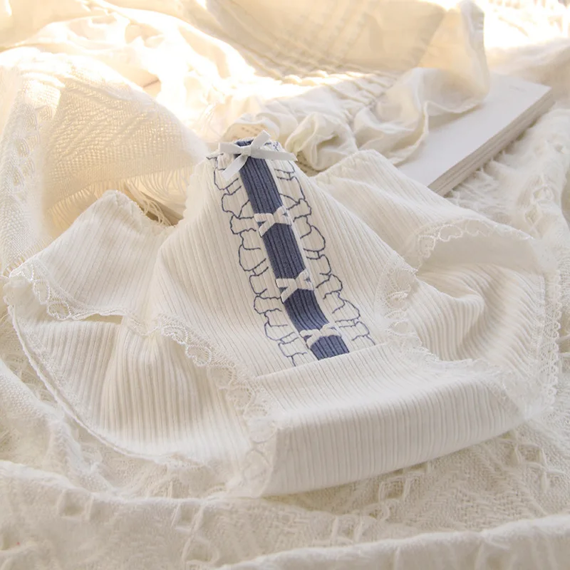 

10PCS Blue Small Floral Fresh And Sweet Japanese Girl Cute Strawberry Briefs Cotton Mid-waist Women's Panties Underwear