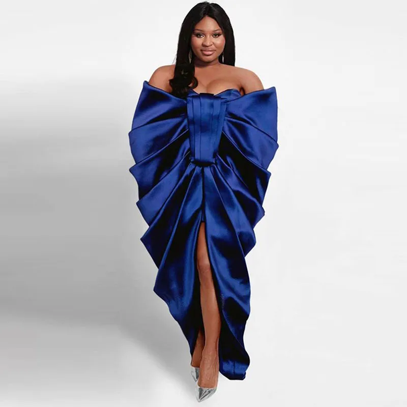 Женское платье с разрезом спереди темно-синее официальное оборками и открытыми