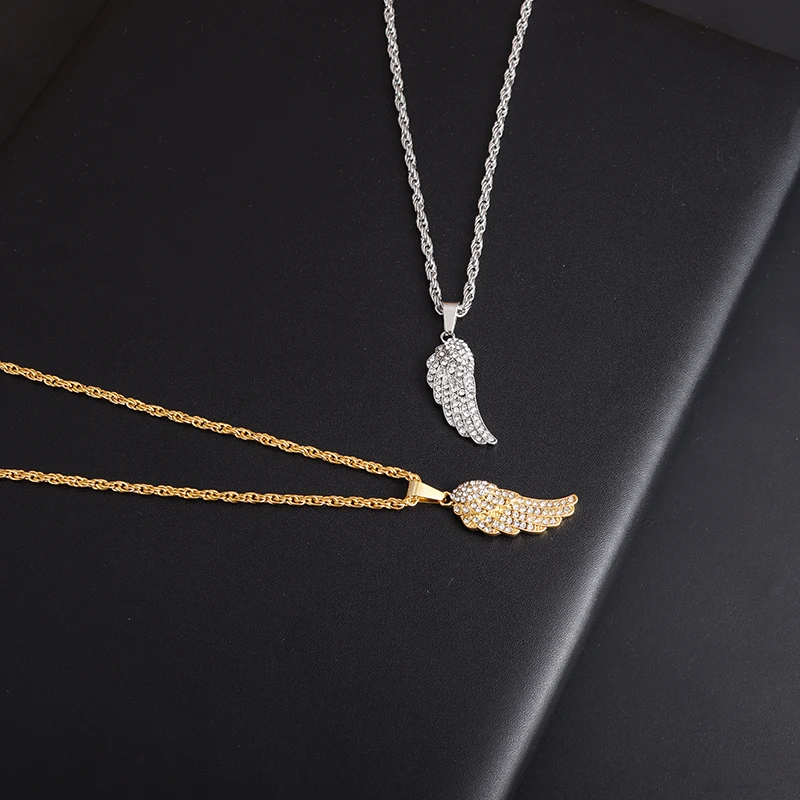 

Classic Retro Punk Angel Wings Pendant Necklace Shining Zircon Feather Pendant Men and Women Amulet Fashion Clothing Accessories