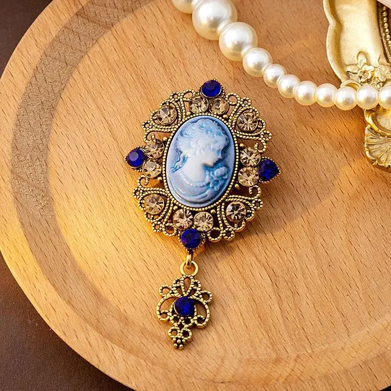 Нежный рельефный корсаж класса женская средневековая брошь на голову красоты