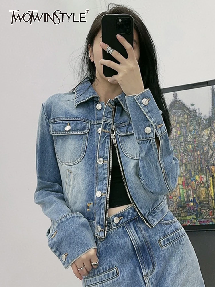 

TWOTWINSTYLE Patchwork Zipper Denim Jackets For Women Lapel Long Sleeves Spliced Pockets Casual Jacket Female Fashion Clothing
