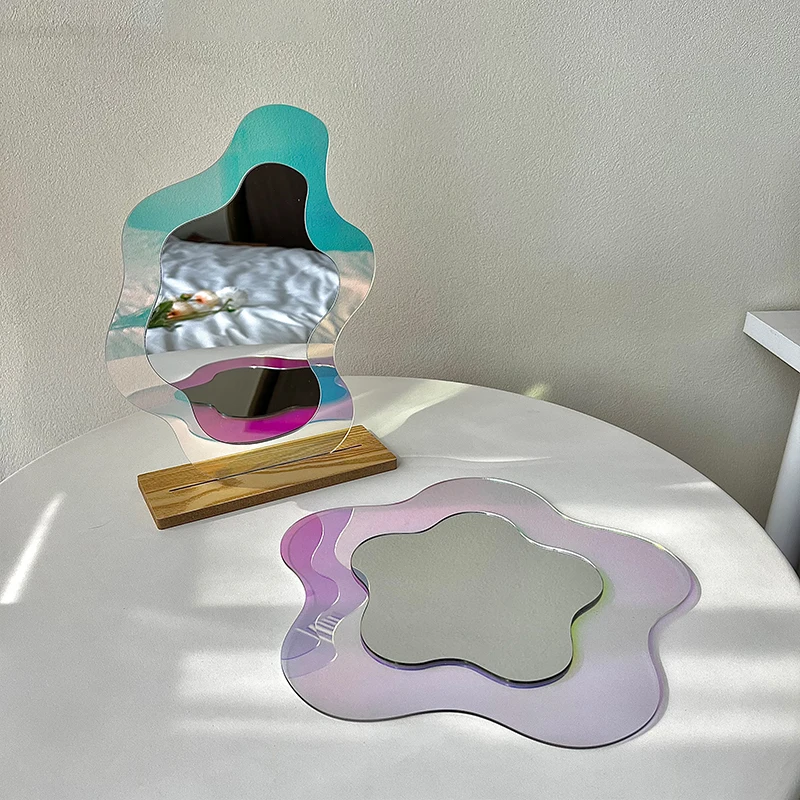 Акриловое зеркало для макияжа настенное декоративное неправильной формы с