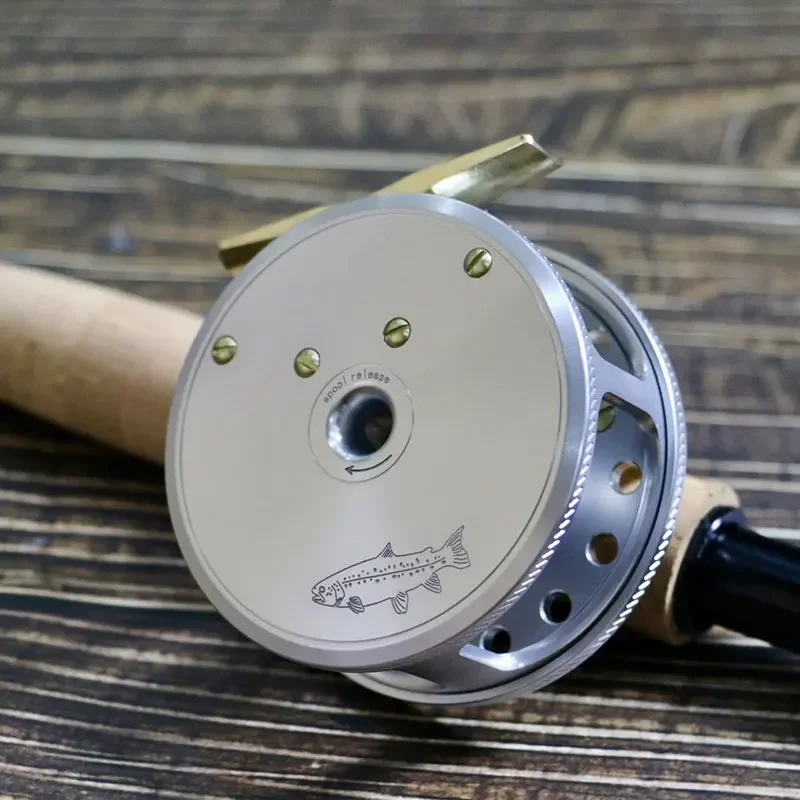 Классическое полностью механизированное цельное колесо для ловли нахлыстом