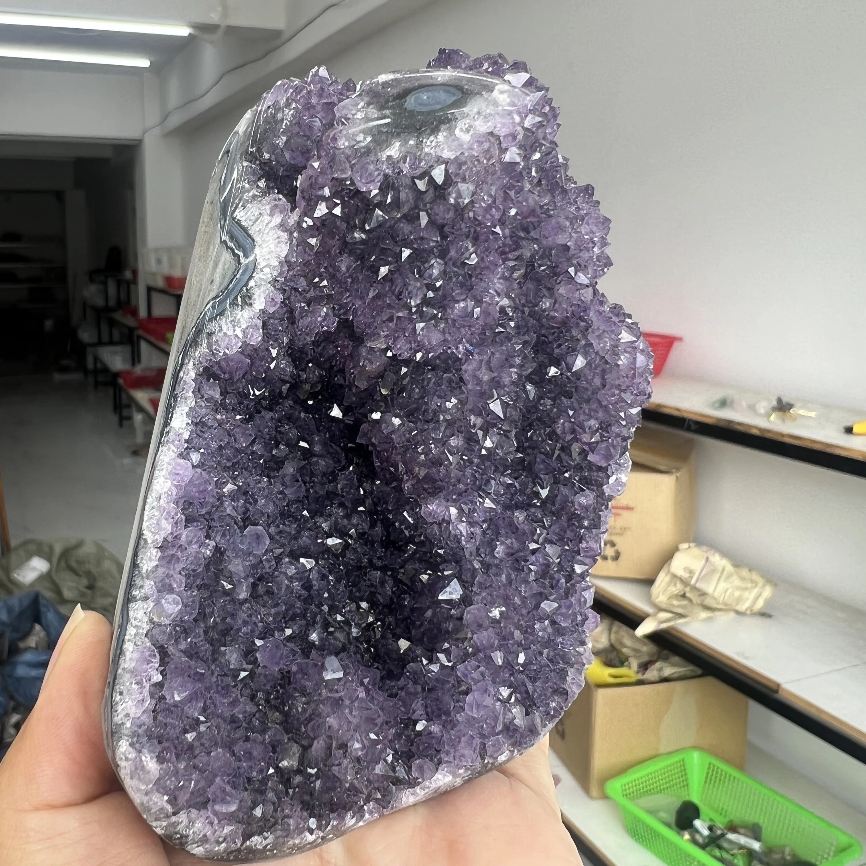 

Аметистовый кварцевый кристалл ACSDVOCATE