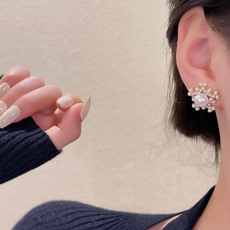 Retro Star Pearl Earrings For Women Korean Version High Sense Zircon Ladies Stud Earings Fashion Jewelry Accessories
