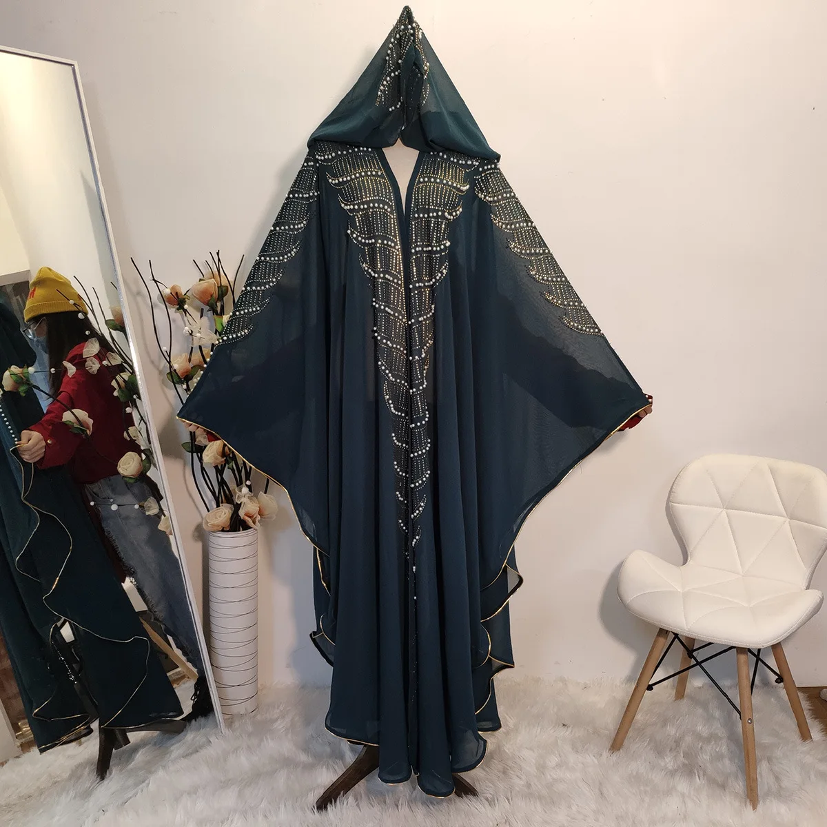 

Абаи блестки Стразы Жемчуг рукав «летучая мышь» с капюшоном Для женщин исламский халат Дубай арабские кардиган халат мусульманских церков...