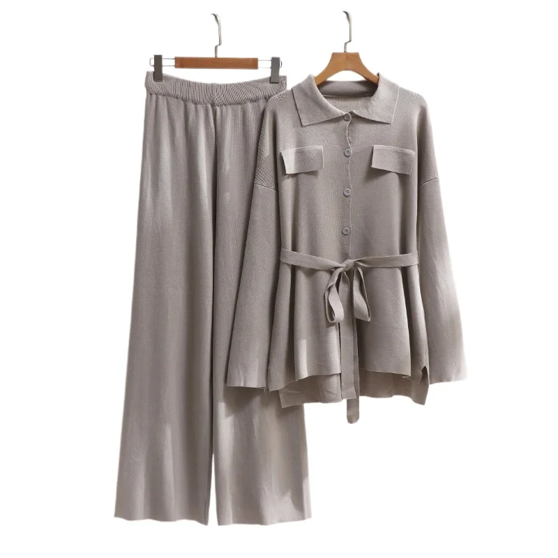 Женский трикотажный спортивный костюм