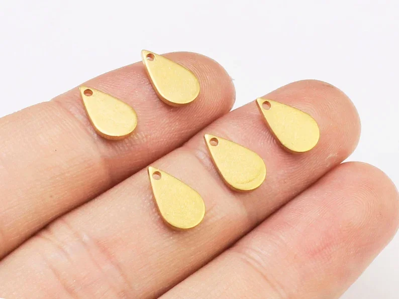 

30pcs Brass drop charms, Earring charms, 10.4x6.3x1mm, Blister brass findings, Earring accessories, Jewelry making - R1927