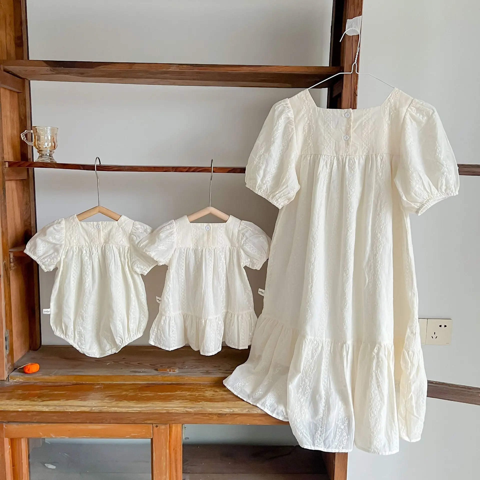2022 Summer New Baby Girl Short Sleeve Bodysuit Fashion Girls Puff Sleeve Princess Dress Embroidery Mother And Daughter Clothes