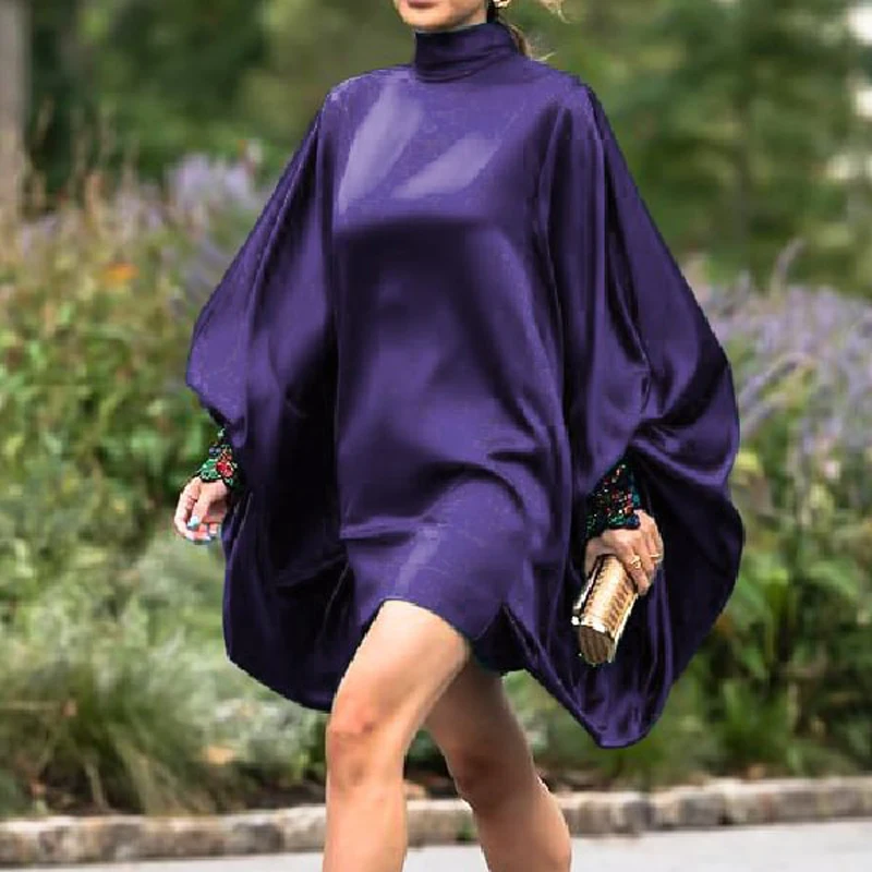 

Женское однотонное платье-мини с высоким воротником и длинным рукавом