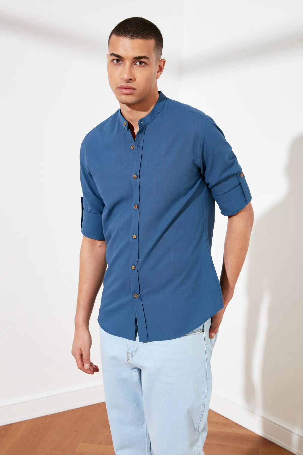Trendyol Male Basic Crew Neck Epaulets Slim Fit Long-Sleeve Shirt TMNSS20GO0188