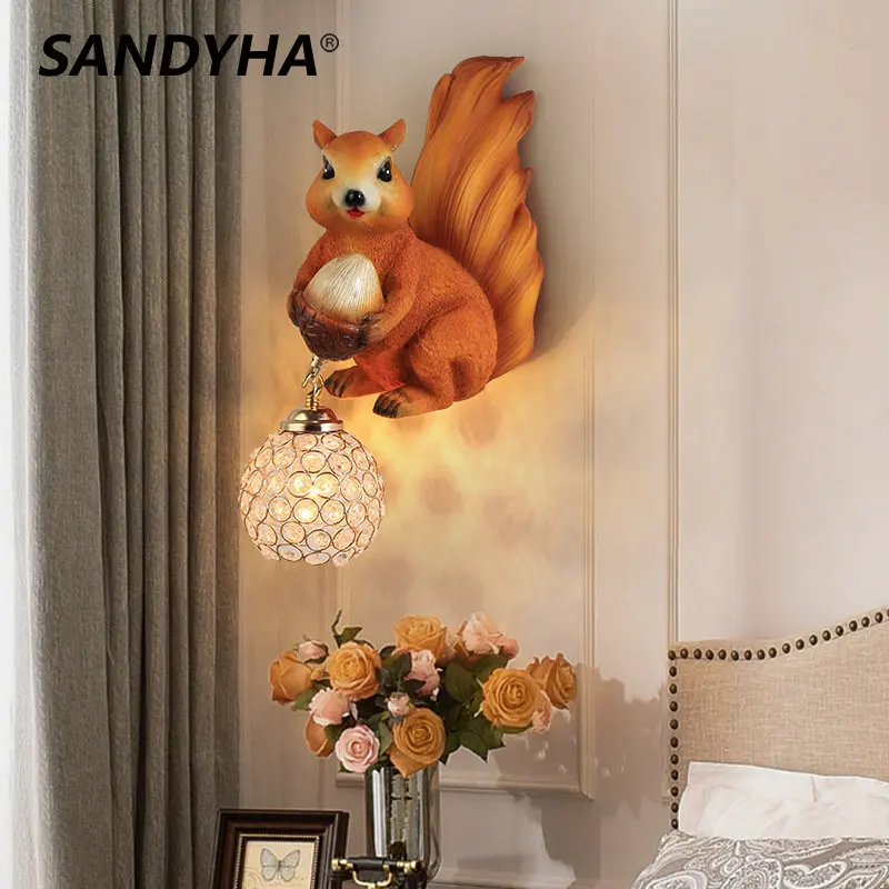 

SANDYHA Creativity Cute Squirrel Wall Lamp Vintage Design Resin LED Light for Hallway Room Decor Lampara Pared Decoration Maison