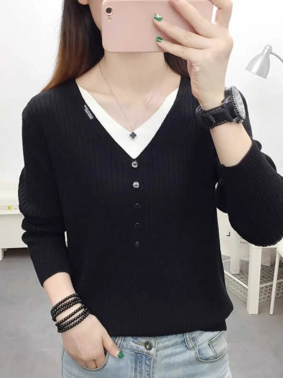 V-neck Sweater Women Spring and Autumn Knitted Fake Two Pieces Top 2024 New Loose Long sleeve Short Bottoming Shirt Inner wea... |