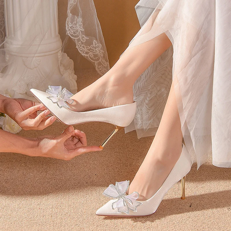 

Женская свадебная обувь во французском стиле, белая свадебная обувь с бантом и кристаллами на высоком каблуке, не устают от невесты, новинка...