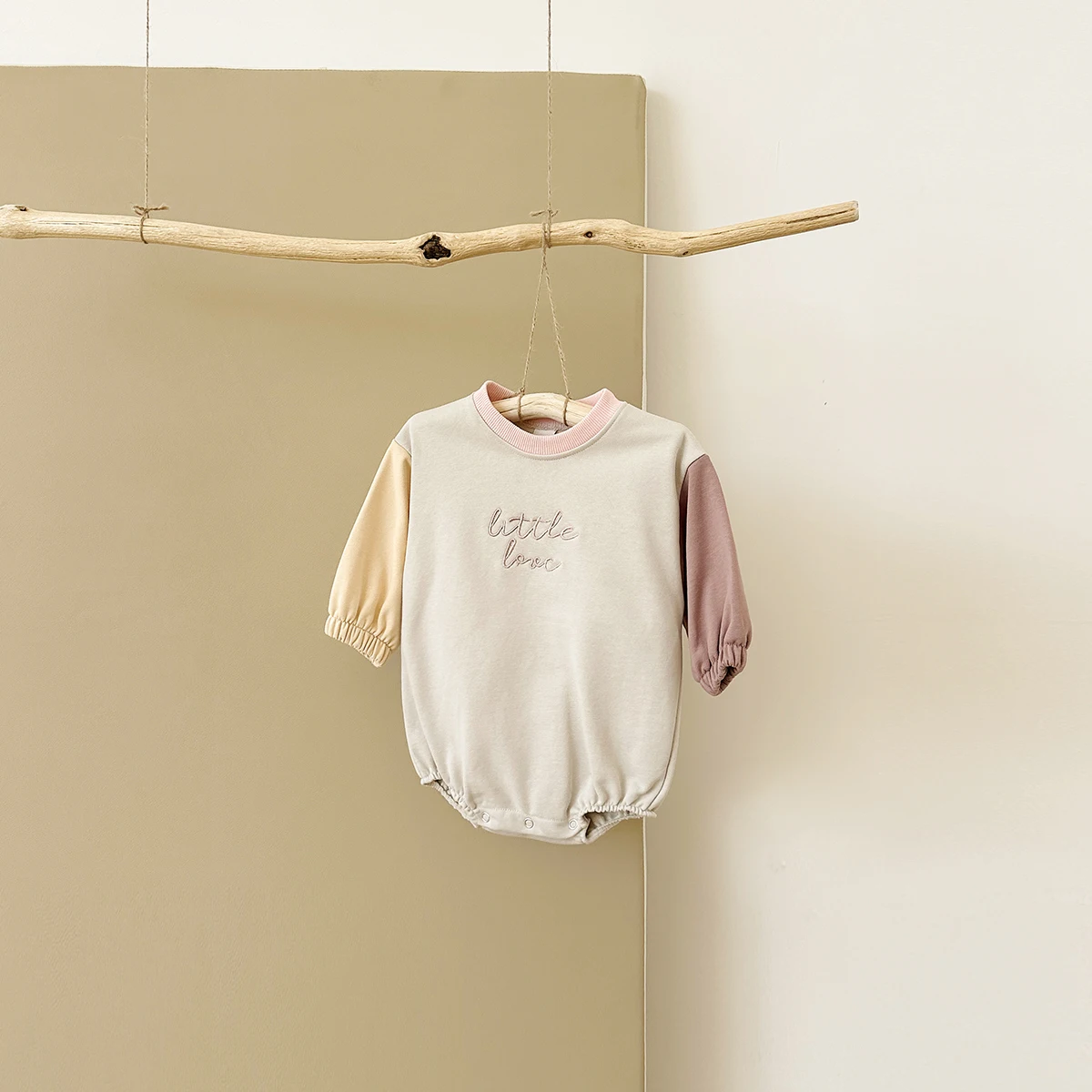 Детский комбинезон на пуговицах