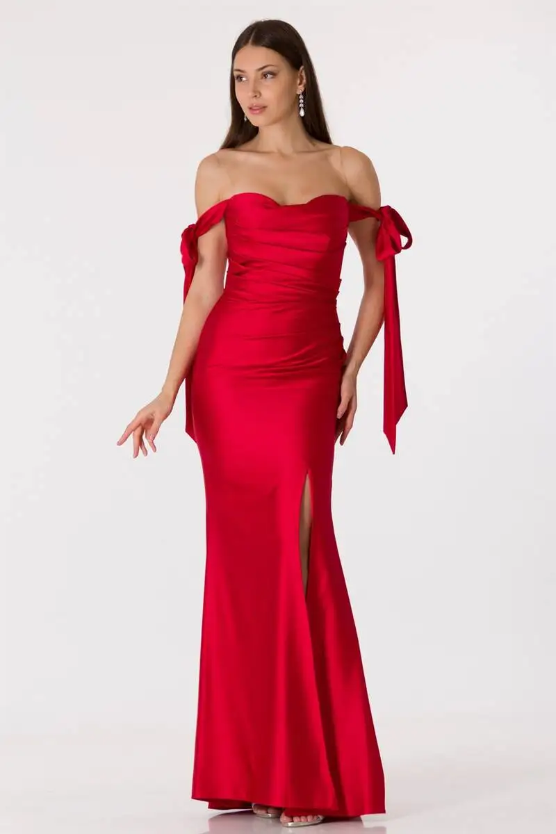 

Красные вечерние платья без бретелек