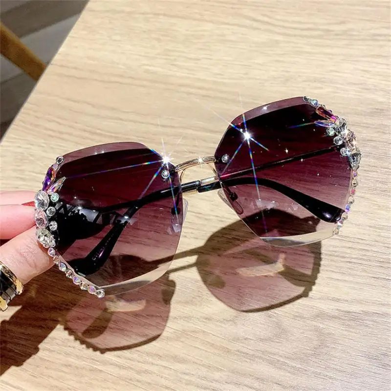 

Солнцезащитные очки без оправы UV400 в винтажном стиле, модные брендовые дизайнерские очки с градиентными линзами в стиле ретро, с защитой от ультрафиолета