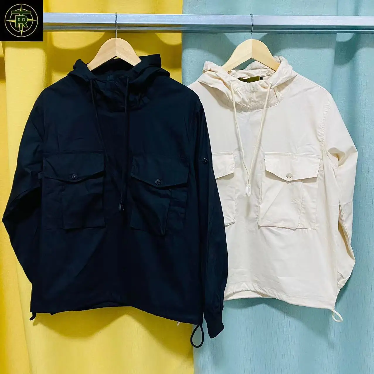 

This Is A Trendy Brand Store Latest Classic Compass Badge Ghost Collection Workwear Bi-directional Pocket Hooded Sweater Jacket