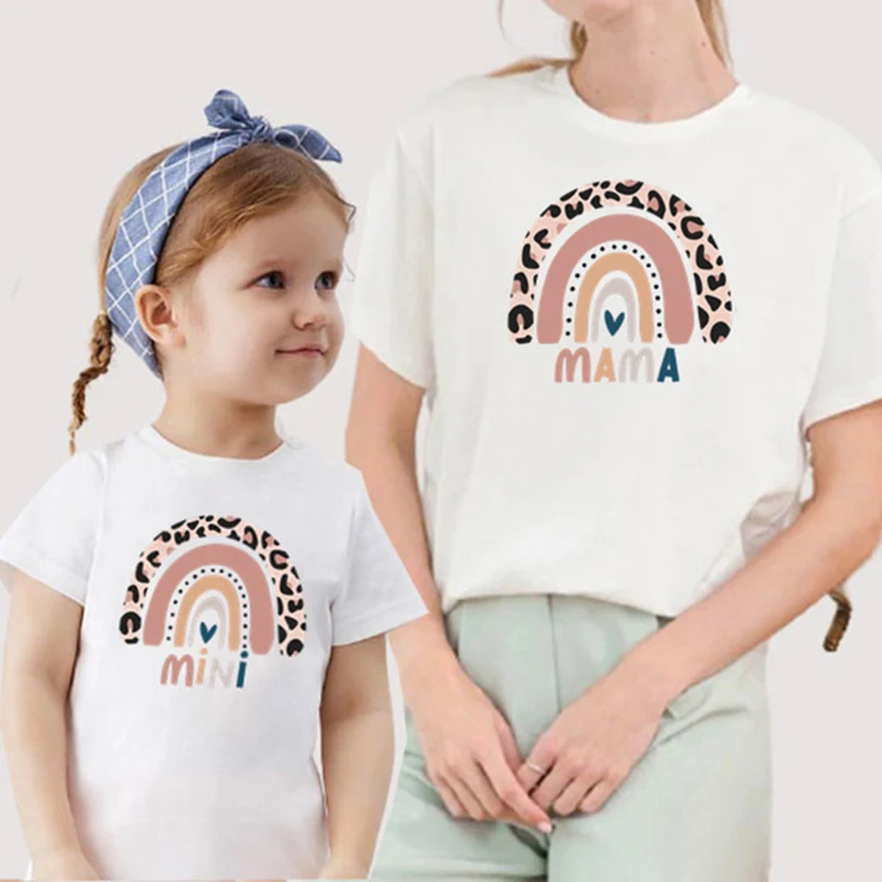 

Радужная мама мини Семейные одинаковые наряды футболка для женщин подружки матери дочери я топы для девочек мамы детская одежда футболка