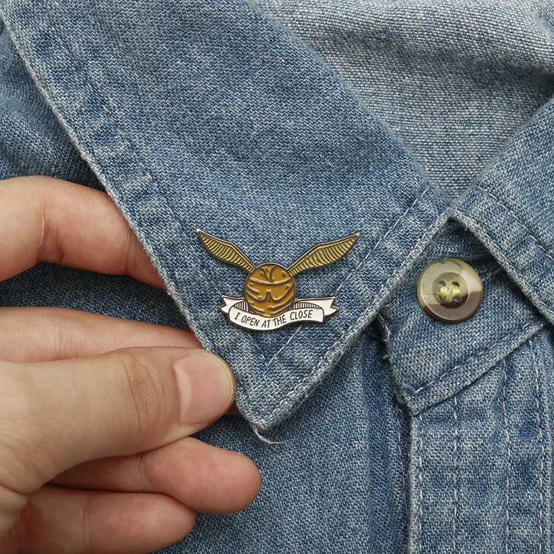 Креативная эмалированная брошь с желтыми круглыми крыльями английские буквы