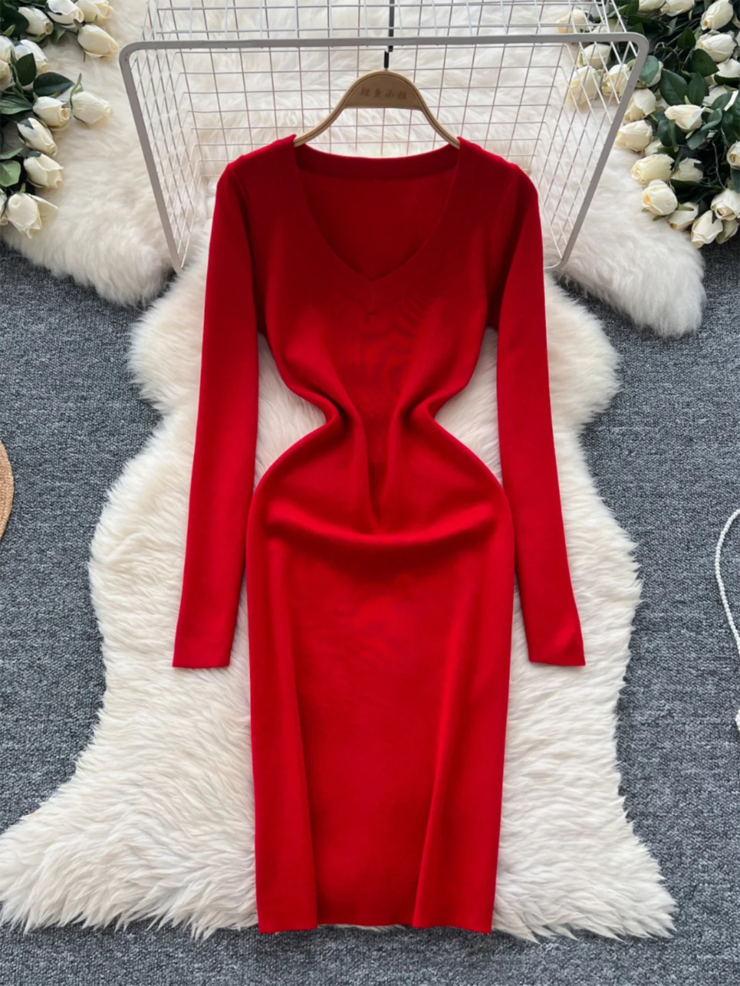 Женское платье-свитер Chrysler с длинным рукавом и v-образным вырезом однотонное