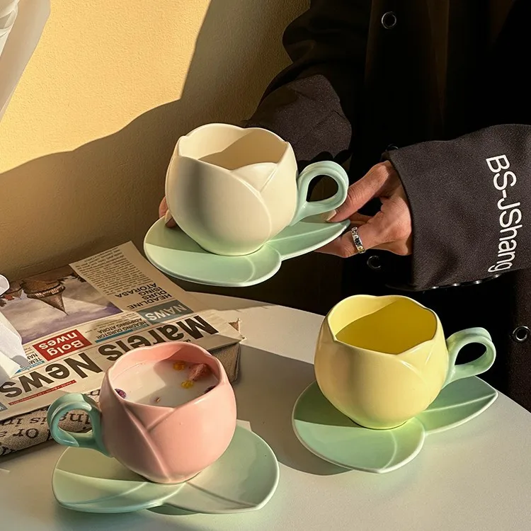 

Креативная Европейская керамическая кофейная чашка и блюдце, набор для семейной столовой, чашка для чая, послеобеденного завтрака, чашка для молока и блюдце