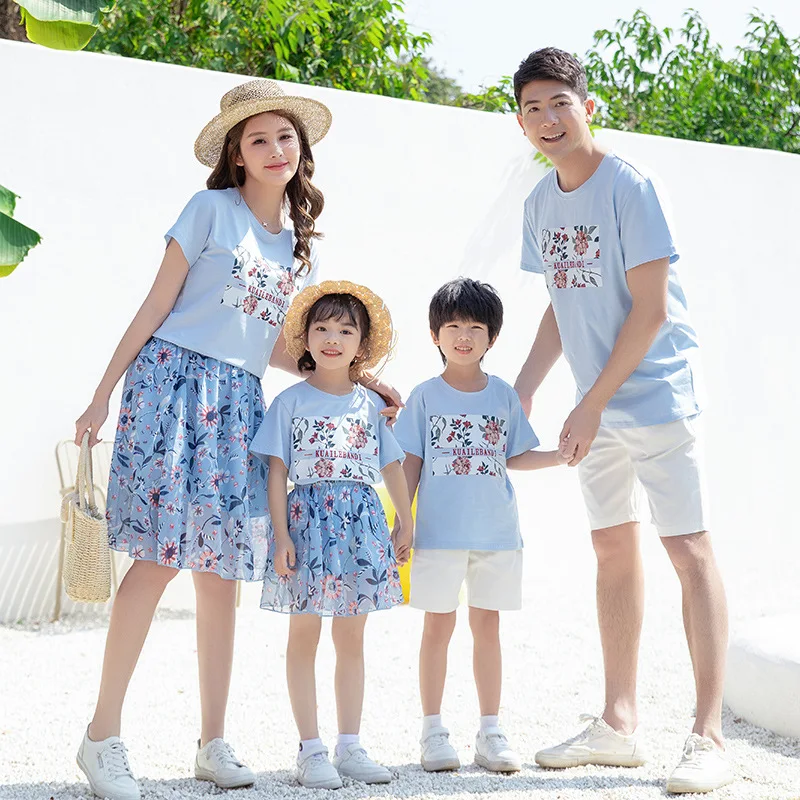 

Summer Family Matching Outfits Mum and Me Daughter Dad Son Cotton T-shirt &Shorts Holiday Couple Clothing Set Outfit Familia