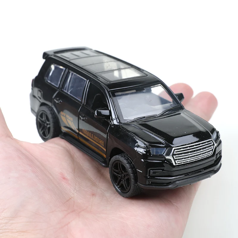 Фото (мешок) 1:36 модель автомобиля из сплава, имитация Land Cruiser, внедорожник, автомобиль с откатным механизмом, коллекция украшений, игрушки для мальчиков и детей №1