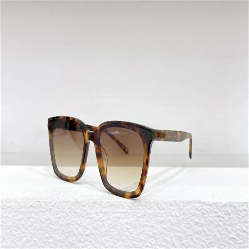 

Солнцезащитные очки для женщин и мужчин солнцезащитные очки мужские модные стильные защищающие глаза UV400 линзы в случайной коробке и искус...