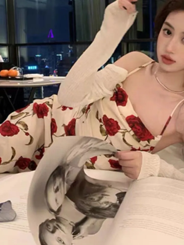 Платье-миди женское на тонких бретелях пикантный элегантный облегающий вечерний