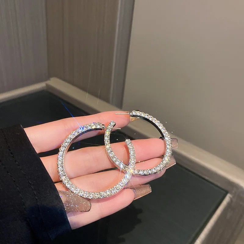 

2022 Korean New Exaggerated Circle Geometric Earrings Fashion Temperament Simple Versatile Earrings Female Jewelry